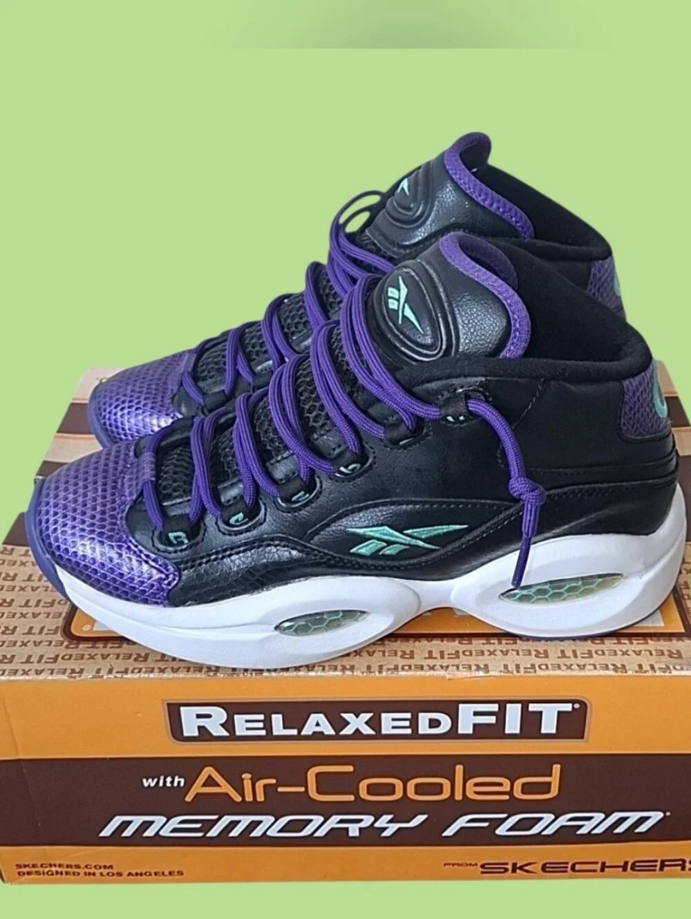 Reebok Mid Top Lace Up Sneakers Black/Purple Men's Athletic Style 023501